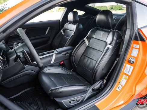 Used 2020 Ford Mustang Shelby GT500 w/ Technology Package RWD image 5