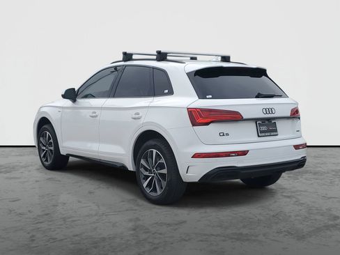 Used 2024 Audi Q5 2.0T Premium w/ Summer of Audi Package AWD/4WD image 3