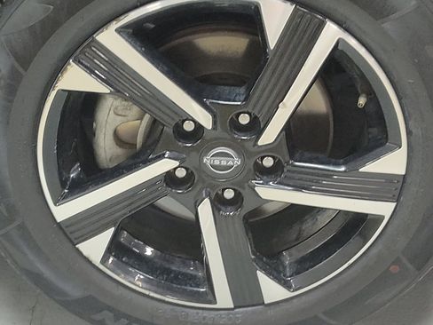Used 2024 Nissan Sentra SV FWD image 31