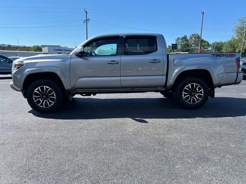 Used 2020 Toyota Tacoma TRD Sport AWD/4WD image 6
