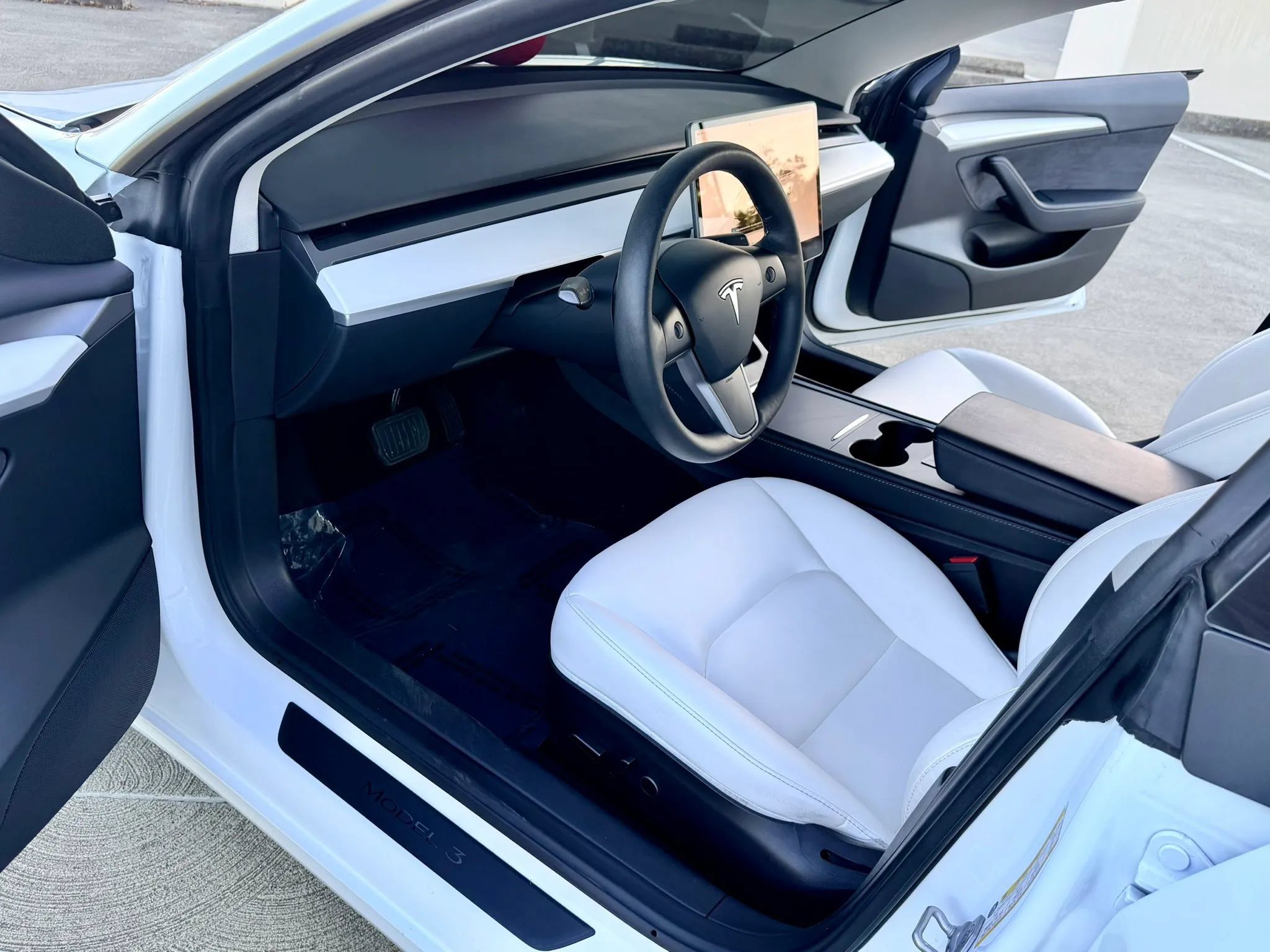 Used 2023 Tesla Model 3 Standard Range RWD image 15
