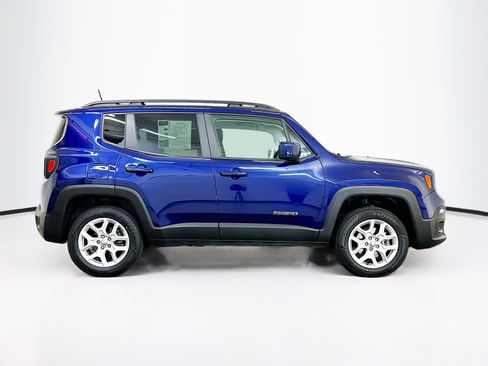 Used 2018 Jeep Renegade Latitude w/ Cold Weather Group image 10