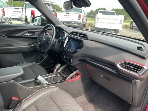 Used 2022 Chevrolet TrailBlazer RS w/ Technology Package FWD image 33