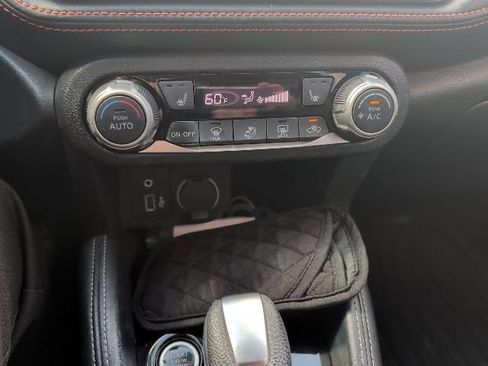 Used 2019 Nissan Kicks SR w/ SR Premium Package FWD image 20