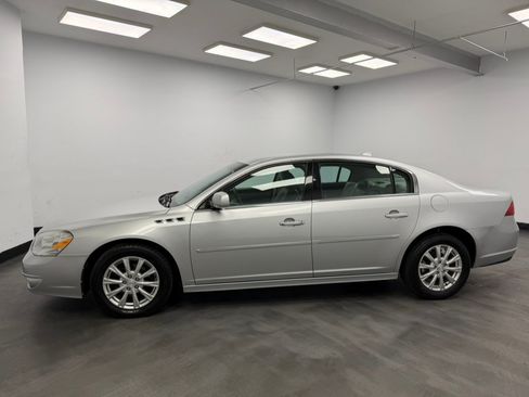 Used 2011 Buick Lucerne CXL w/ Driver Confidence Package FWD image 4