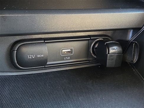 Used 2020 Kia Soul LX image 24