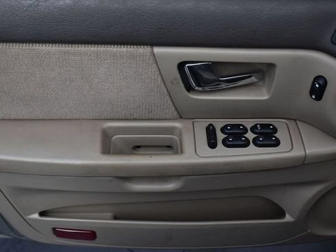 Used 2002 Ford Taurus SES FWD image 10