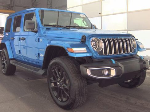 Used 2024 Jeep Wrangler Unlimited Sahara w/ Technology Group image 2