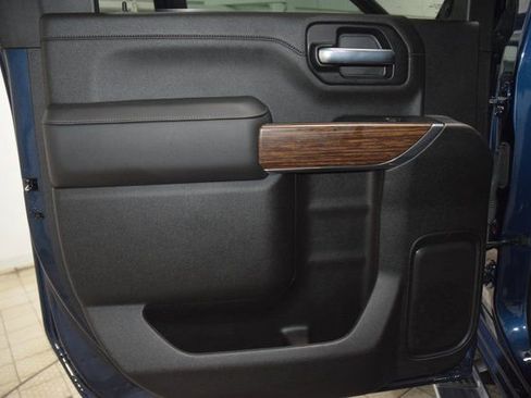 Used 2022 Chevrolet Silverado 3500 High Country image 46