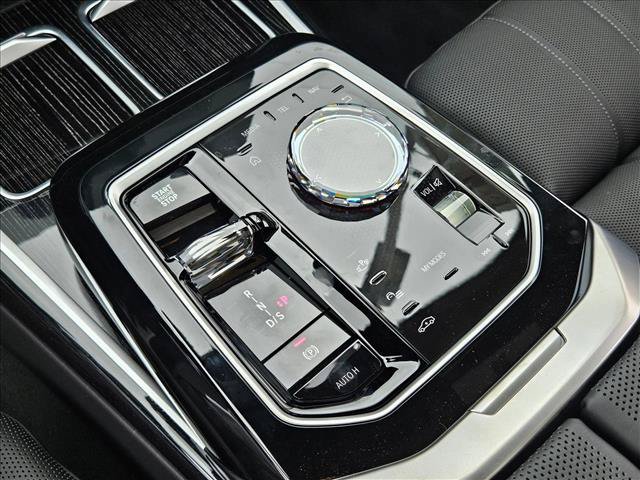 New 2025 BMW 760i xDrive AWD/4WD image 11