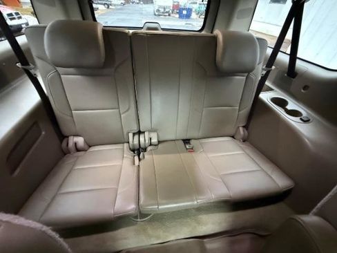 Used 2017 Chevrolet Suburban Premier image 8