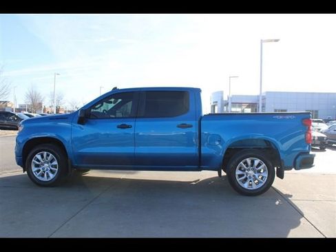 Used 2022 Chevrolet Silverado 1500 Custom w/ LPO, Dark Essentials Package AWD/4WD image 4