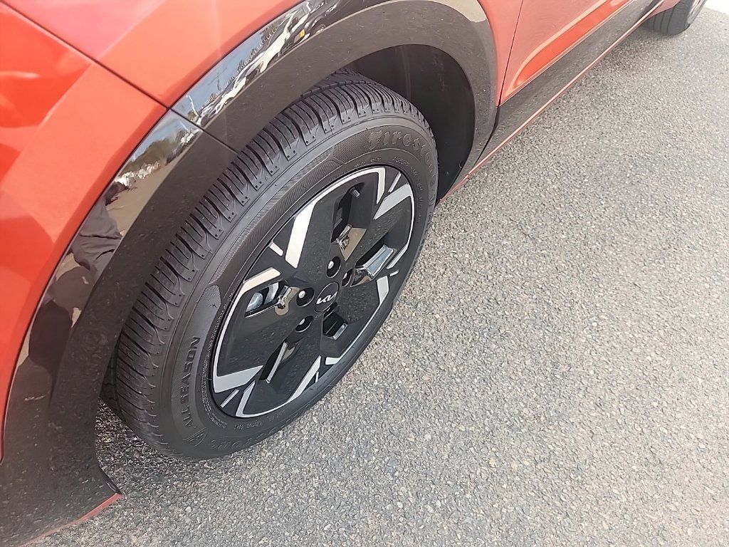 Certified 2023 Kia Niro Wave FWD image 8