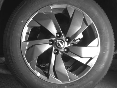 Used 2025 Nissan Rogue SV image 14