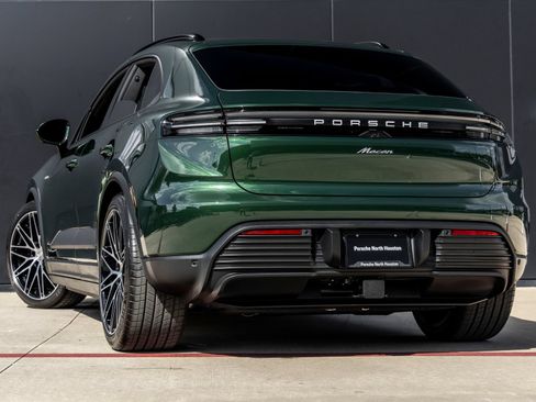 Certified 2025 Porsche Macan Electric RWD image 3