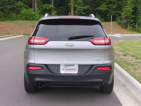Used 2014 Jeep Cherokee Latitude FWD image 12