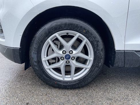 Used 2024 Ford Edge SEL AWD/4WD image 9