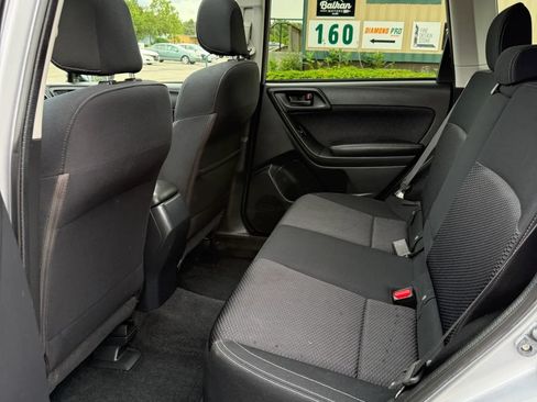 Used 2017 Subaru Forester 2.5i Premium w/ All-Weather Package AWD/4WD image 20
