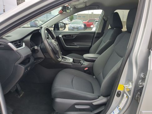 Used 2020 Toyota RAV4 LE w/ All Weather Liner Package AWD/4WD image 23