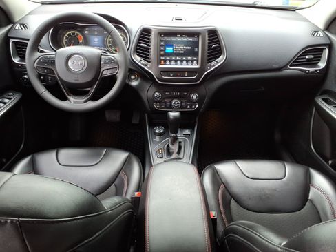 Used 2022 Jeep Cherokee Trailhawk w/ Comfort/Convenience Group AWD/4WD image 11