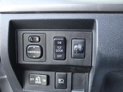 Used 2018 Toyota Tundra SR5 AWD/4WD image 21