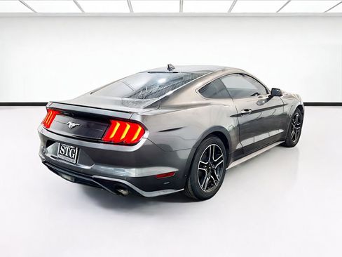 Used 2020 Ford Mustang Premium RWD image 4