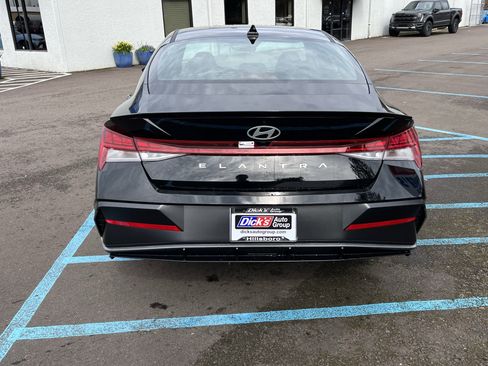 New 2026 Hyundai Elantra SEL Sport Premium image 4