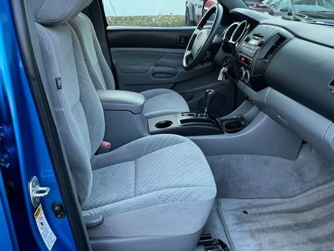 Used 2010 Toyota Tacoma PreRunner image 14