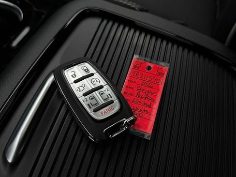 New 2026 Chrysler Pacifica Limited w/ Uconnect Theater Family Group image 44