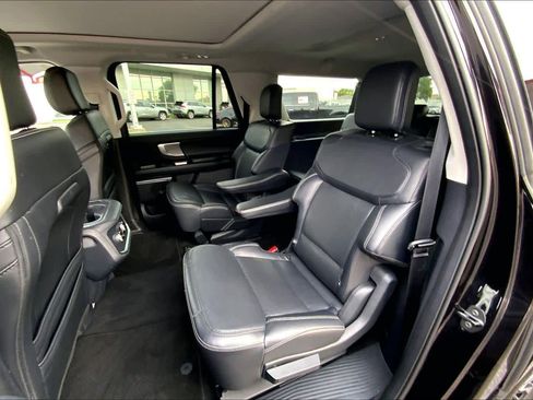 Used 2025 Ford Expedition Max Platinum AWD/4WD image 21