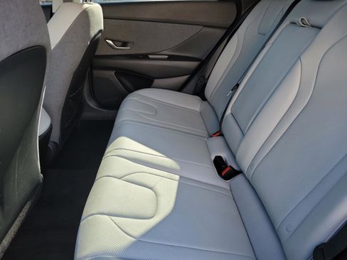 Used 2023 Hyundai Elantra Limited image 20