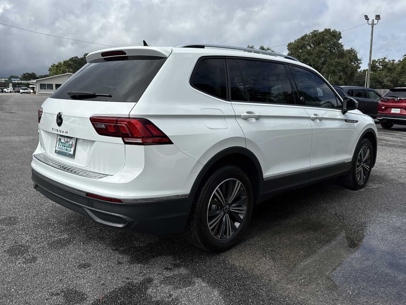 Used 2024 Volkswagen Tiguan Wolfsburg Edition FWD image 5