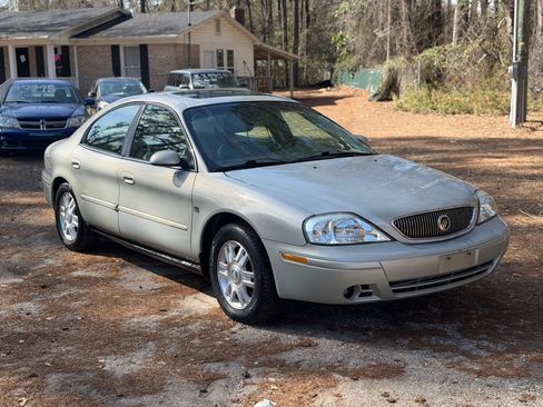Used 2005 Mercury Sable LS image 2