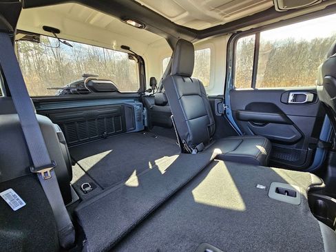 New 2026 Jeep Wrangler Sahara image 32