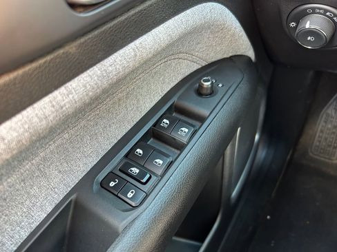 Used 2023 Jeep Compass Latitude AWD/4WD image 20