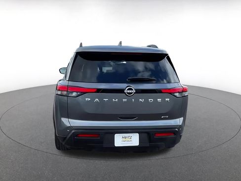 Used 2025 Nissan Pathfinder SV image 12