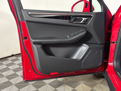 New 2026 Porsche Macan image 14