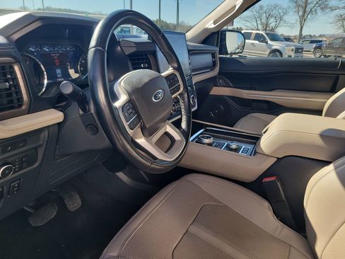 Used 2022 Ford Expedition Max Limited image 10