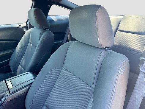 Used 2010 Ford Mustang GT RWD image 19