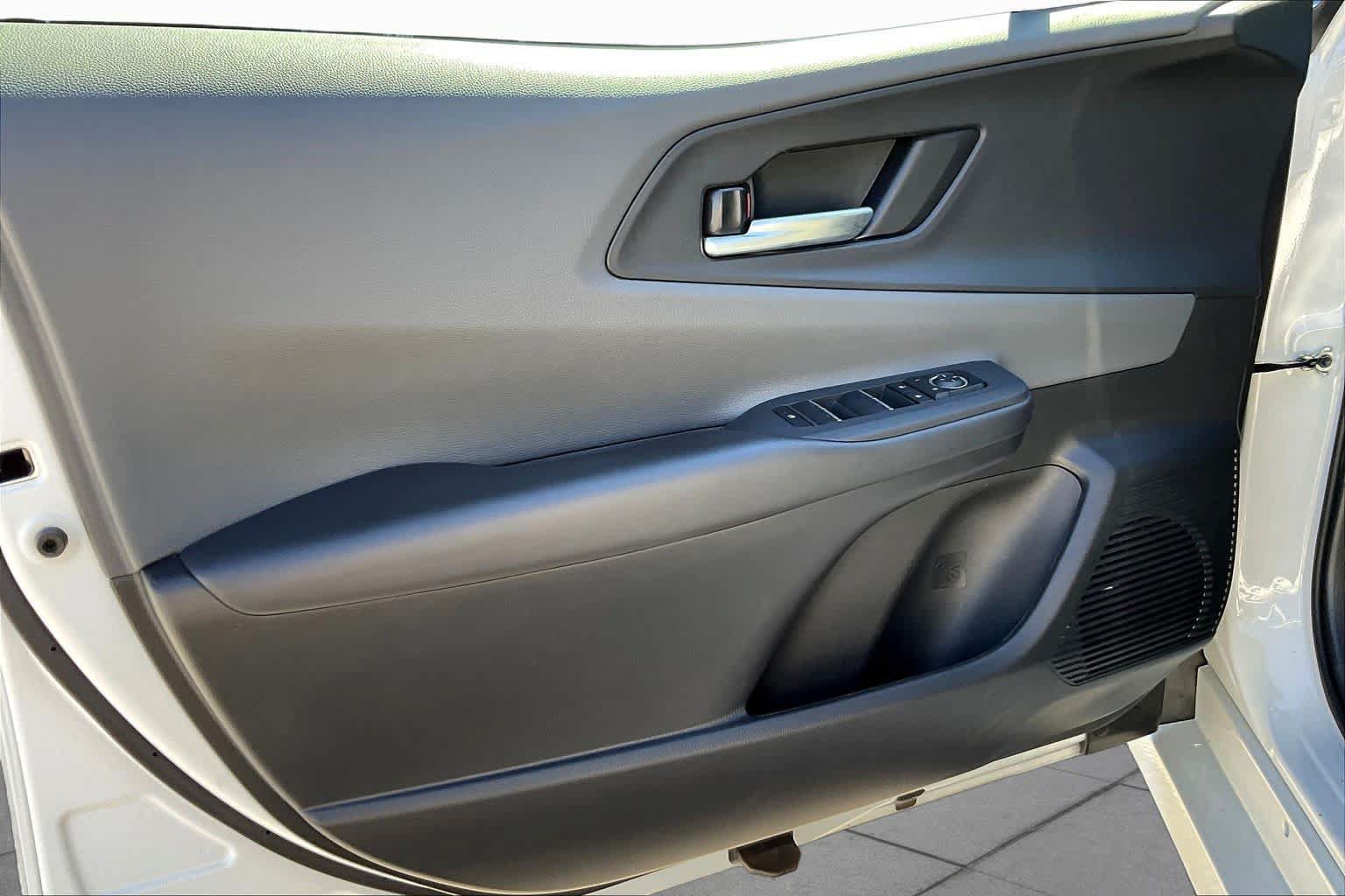 Used 2025 Toyota Prius XLE FWD image 21