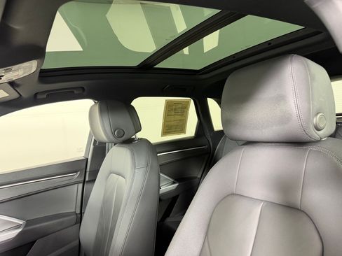 Used 2020 Audi Q3 2.0T Premium w/ Convenience Package AWD/4WD image 25