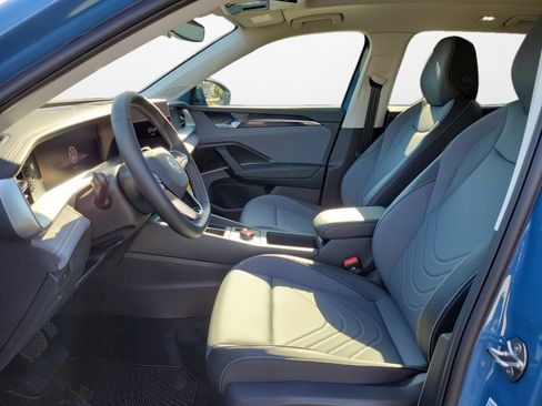 New 2026 Volkswagen Tiguan SE AWD/4WD image 9