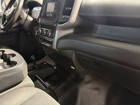 Used 2022 RAM 2500 Tradesman w/ Chrome Appearance Group AWD/4WD image 16