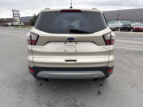 Used 2018 Ford Escape SE image 4