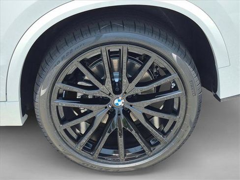 Used 2026 BMW X5 sDrive40i w/ M Sport Package RWD image 9