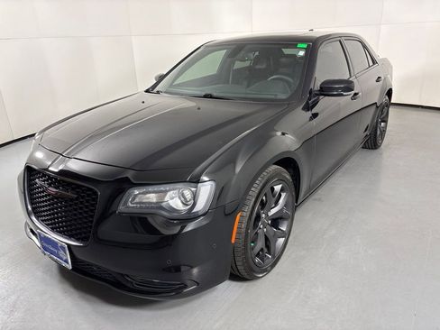 Used 2023 Chrysler 300 S w/ Comfort Group RWD image 4