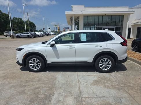 Used 2023 Honda CR-V LX image 2