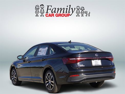 New 2026 Volkswagen Jetta SE image 3