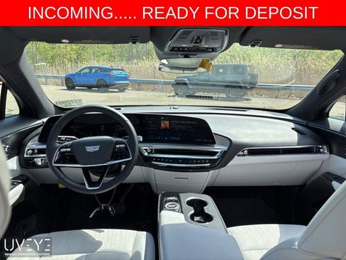 Used 2024 Cadillac Lyriq Luxury w/ LPO, Floor Liner Package AWD/4WD image 4