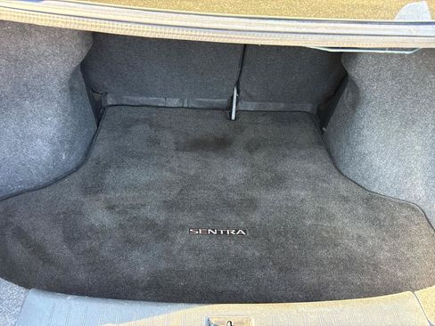 Used 2019 Nissan Sentra SV FWD image 17